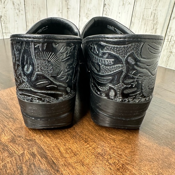 Dansko Women’s Professional Black Tooled Leather Clogs Size US 10.5 - Picture 3 of 7